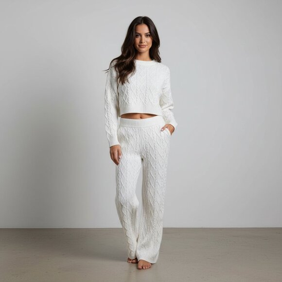 SKIMS Pants - Skims CABLE KNIT STRAIGHT LEG PANT White Large- Loose thread, a few dirt marks